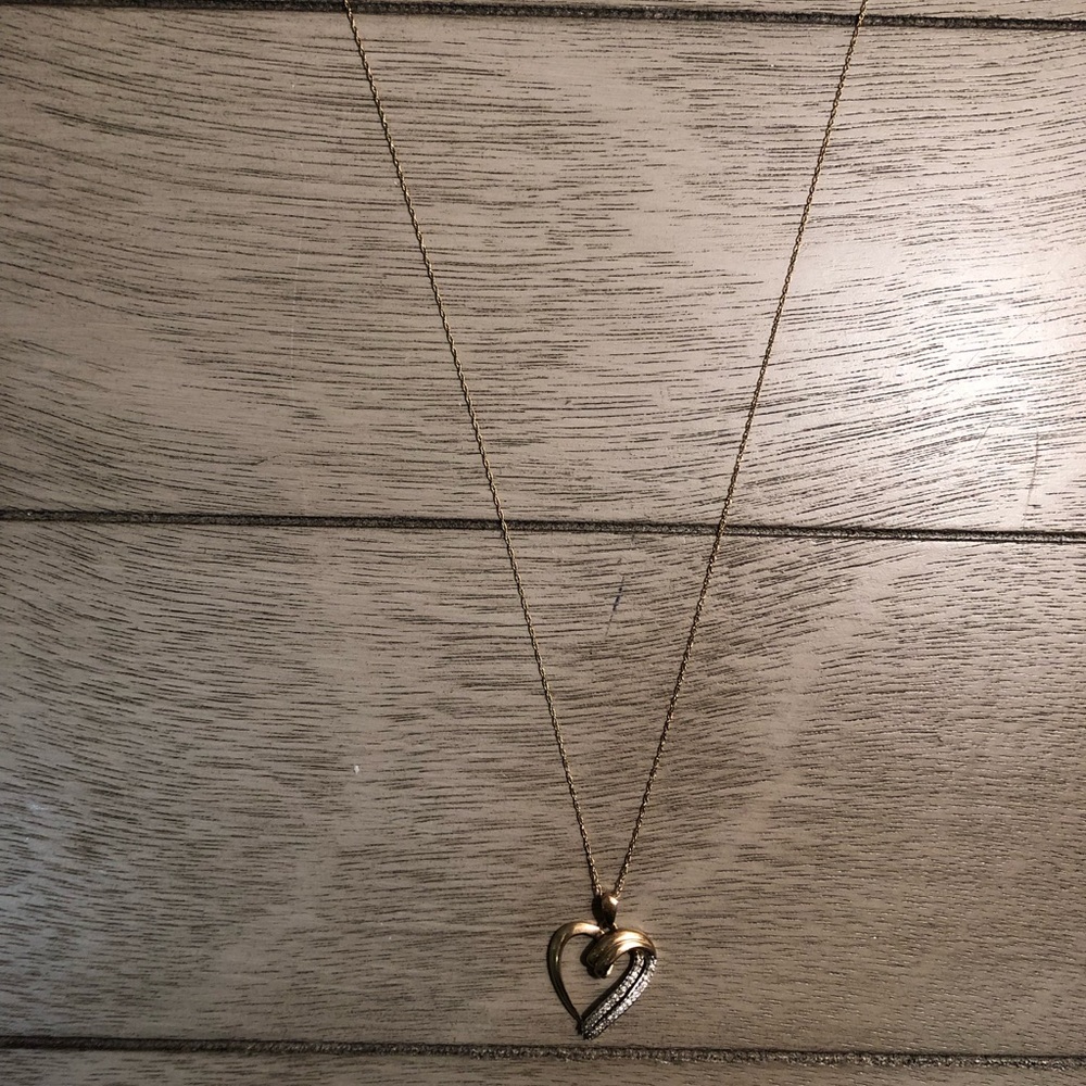 10K Gold Heart Necklace with cubic Zirconium